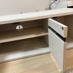 小さいキャビネットの画像