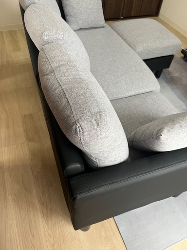 ほぼ新品3人掛けソファー