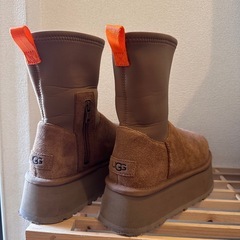 ugg classic dipper ムートンブーツの画像