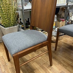 モデルルーム展示品ウォールナットのモダンチェア4脚の画像