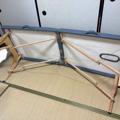 【ほぼ新品】折りたたみマッサージベッド グレー +教材（値段交渉要相談）の画像