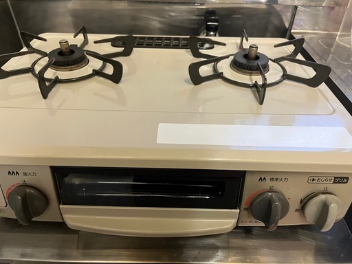 ガスコンロ、デロンギ、電子レンジ、食器棚、洗濯機

