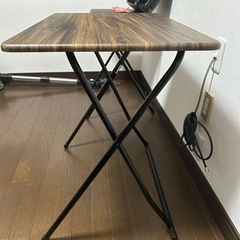 折りたたみテーブルの画像