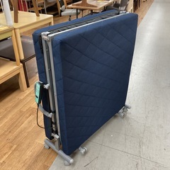 ジモティー限定価格！S144 ⭐ VITA ヴィータ 折りたたみ電動ベッド 無段階電動リクライニング 幅91cm  USEDの画像