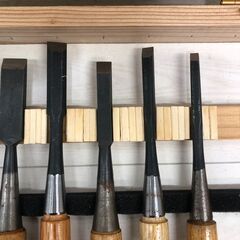 丸一鑿 8本組 木箱入り 追入鑿 彫刻 鉋 ノミ 大工道具 刃物 セット 木工 DIY 職人道具 ハンドツール　【糸島市内 送料無料】88264-20の画像