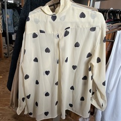 シアーシャツ👚ハート柄🖤ドット柄シャツブラウストップスMサイズ白黒の画像