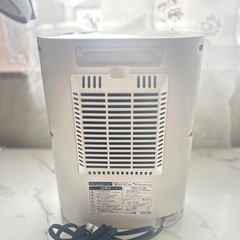 山善（YAMAZEN）のセラミックファンヒーター「HF-B103」の画像