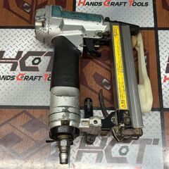 【中古】マキタ Makita AT1025A エアタッカ 常圧 10mm 本体のみ【ハンズクラフト佐賀】の画像