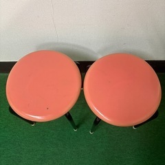 パイプ椅子２個の画像