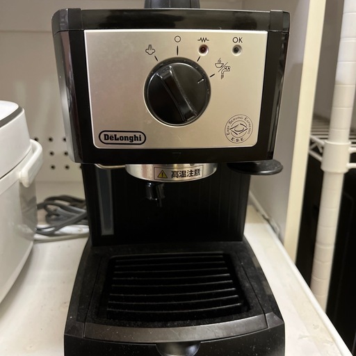 ガスコンロ、デロンギ、電子レンジ、食器棚、洗濯機
