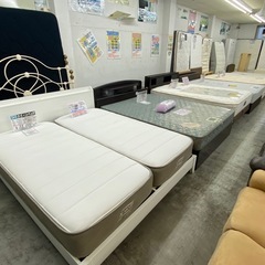 【愛品館 江戸川店 】 2枚並びマットレス クイーンベッド NITORI（ニトリ）の画像
