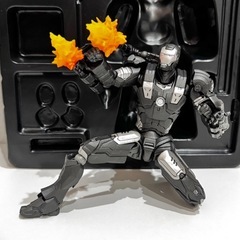 【特撮リボルテック】アイアンマン2体の画像