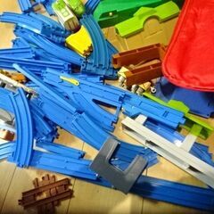トミカ　プラレール　車　列車　レールなどの画像