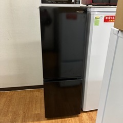 「安心の1年保証付。【Hisense ２ドア 冷蔵庫 HR-D1701B 2024年製 175L ヘコミ・傷有り クリーニング済み】取りに来れる方限定。」の画像