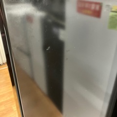 「安心の1年保証付。【Hisense ２ドア 冷蔵庫 HR-D1701B 2024年製 175L ヘコミ・傷有り クリーニング済み】取りに来れる方限定。」の画像
