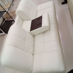 リユースのサカイ栃木店★ジモティ割あり★  ソファー　収納付き アイボリー W184×D71×H77 クリーニング済み TC11221の画像