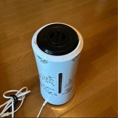Francfranc 置き型加湿器 ホワイト 植物モチーフの画像