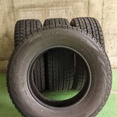 スタッドレスタイヤ中古・265/65R17・4本セットの画像