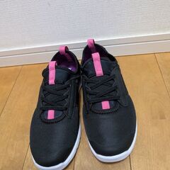 カーブス　トレーニング用シューズの画像