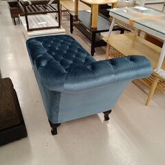 リユースのサカイ栃木店★ジモティ割あり★ VINSNT ソファー ブルーベルベット W150×D60×H96 クリーニング済み TC11222の画像