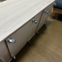 ローラー付き収納ボックスの画像
