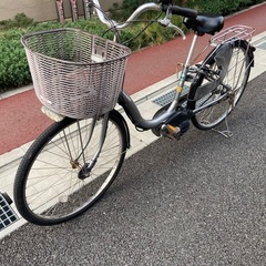 充電ほぼ新品　電動自転車の画像