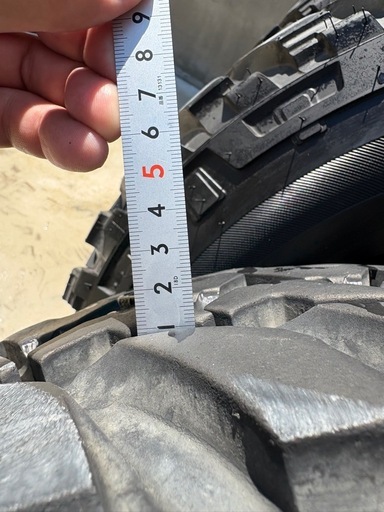 APIOワイルドボア SRアイアンブラック15インチ＋ブリヂストンDUELER M/T 215/75R15 5本セット　内1本タイヤ未使用品