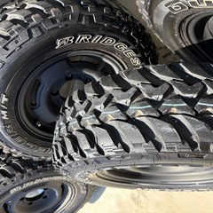 APIOワイルドボア SRアイアンブラック15インチ＋ブリヂストンDUELER M/T 215/75R15 5本セット　内1本タイヤ未使用品の画像