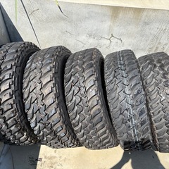 APIOワイルドボア SRアイアンブラック15インチ＋ブリヂストンDUELER M/T 215/75R15 5本セット　内1本タイヤ未使用品の画像