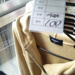 窓側の婦人古着　１００円にしましたの画像