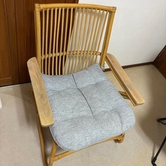 ラタンチェアの画像