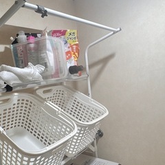 ランドリーラック＋カゴ2個の画像