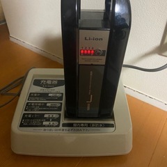 充電ほぼ新品　電動自転車の画像