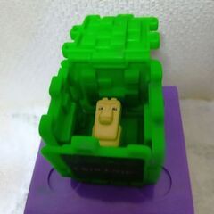 マインクラフト　特大室内スリッパ＆スタッキングチェスト2個（おまけ付き）の画像