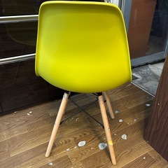 【ダイニングチェア】【イームズチェア】クリーニング済み【管理番号12110】町の画像