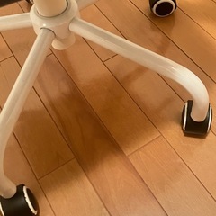 オフィスチェア　事務用途に　椅子　イス　肘掛けありの画像