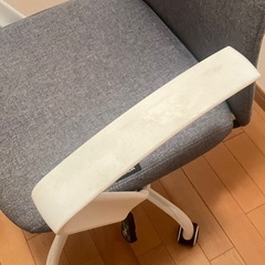 オフィスチェア　事務用途に　椅子　イス　肘掛けありの画像