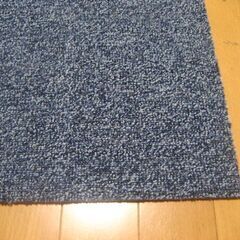 日本製タイルカーペット厚み6.5㎜・１枚１４０円・在庫１８枚＜５２０５＞訳あり品の画像