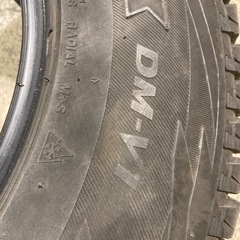ブリヂストン BRIDGESTONE ブリザック BLIZZAK DM-V1 195/80R15 スタッドレスタイヤ 4本セット 2014年製 ハイエースに使用 パンク修理歴無しの画像