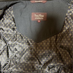 Tnoy Bonoaのジャンパーの画像