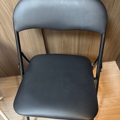 ニトリ　折りたたみテーブル+椅子の画像