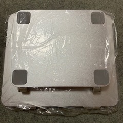 ノートパソコンスタンド タブレット 無段階高さ/角度調整可能 シルバーの画像