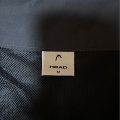 HEADの薄手のジャンパーの画像