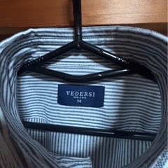 VEDERSIの半袖シャツの画像