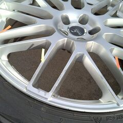 冬 クラウン 21インチ【冬用 2024年】クラウンスポーツ【~95％ 富山】日本製 スタッドレス 235/45R21 ダンロップ 中古４本 トヨタ 車検対応の画像