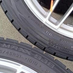 冬 クラウン 21インチ【冬用 2024年】クラウンスポーツ【~95％ 富山】日本製 スタッドレス 235/45R21 ダンロップ 中古４本 トヨタ 車検対応の画像