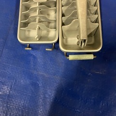 昭和の製氷器2個セットの画像