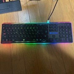モニター　ゲーミングキーボード　その他諸々セットの画像