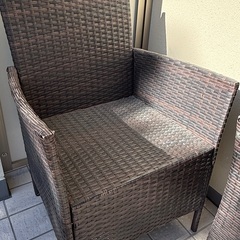 屋外用チェア一式（一人掛け２、二人掛け１）無料で差し上げます。の画像