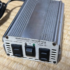 シガーソケット　コンパクトインバーター　12v 100vコンセント　　の画像
